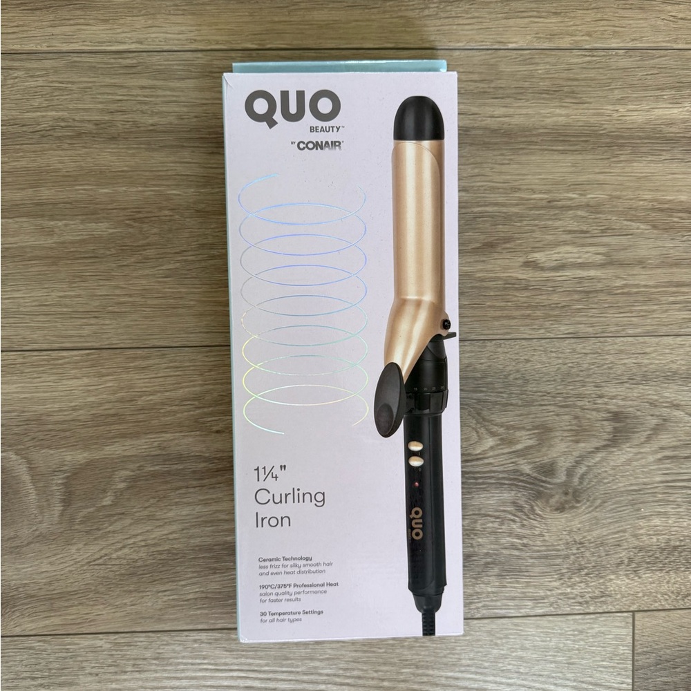 Quo by Conair Gold and Black Curling Iron